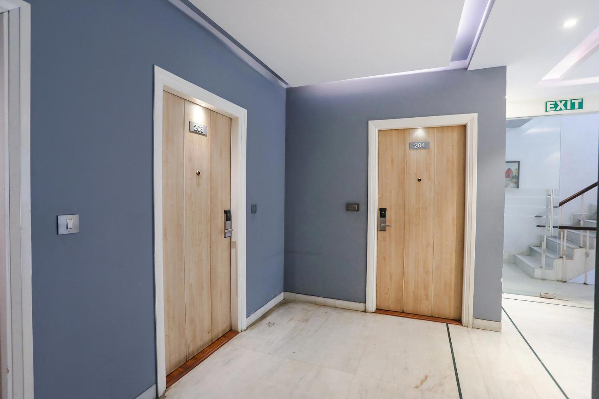 Fabhotel Jhs Studio Гургаон Экстерьер фото